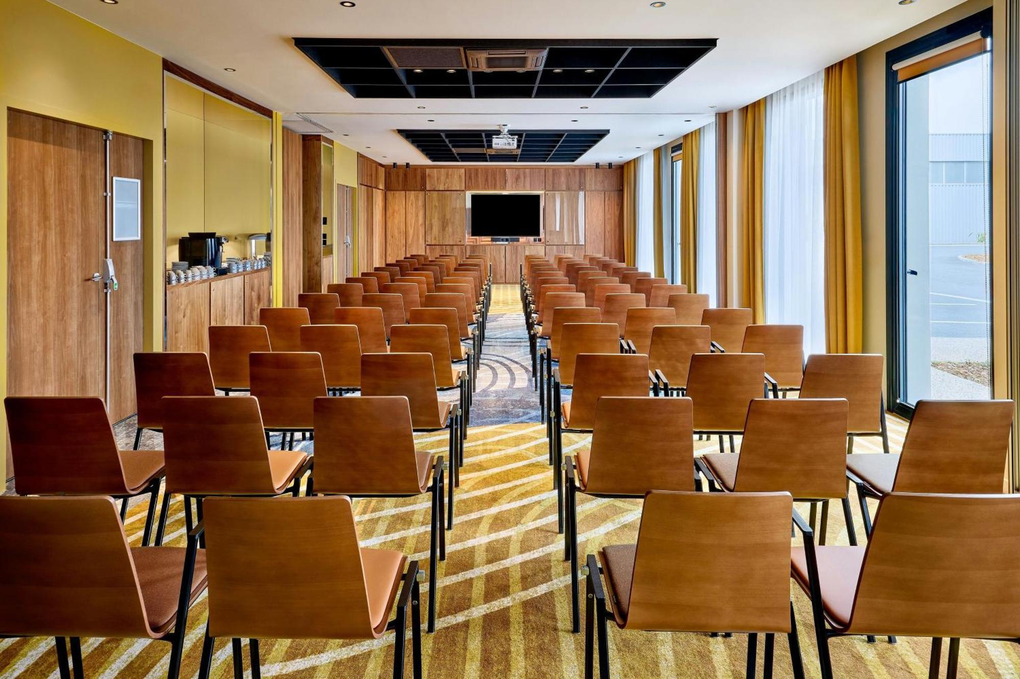 Courtyard By Marriott Lyon Eurexpo Stadium Genas Exterior foto