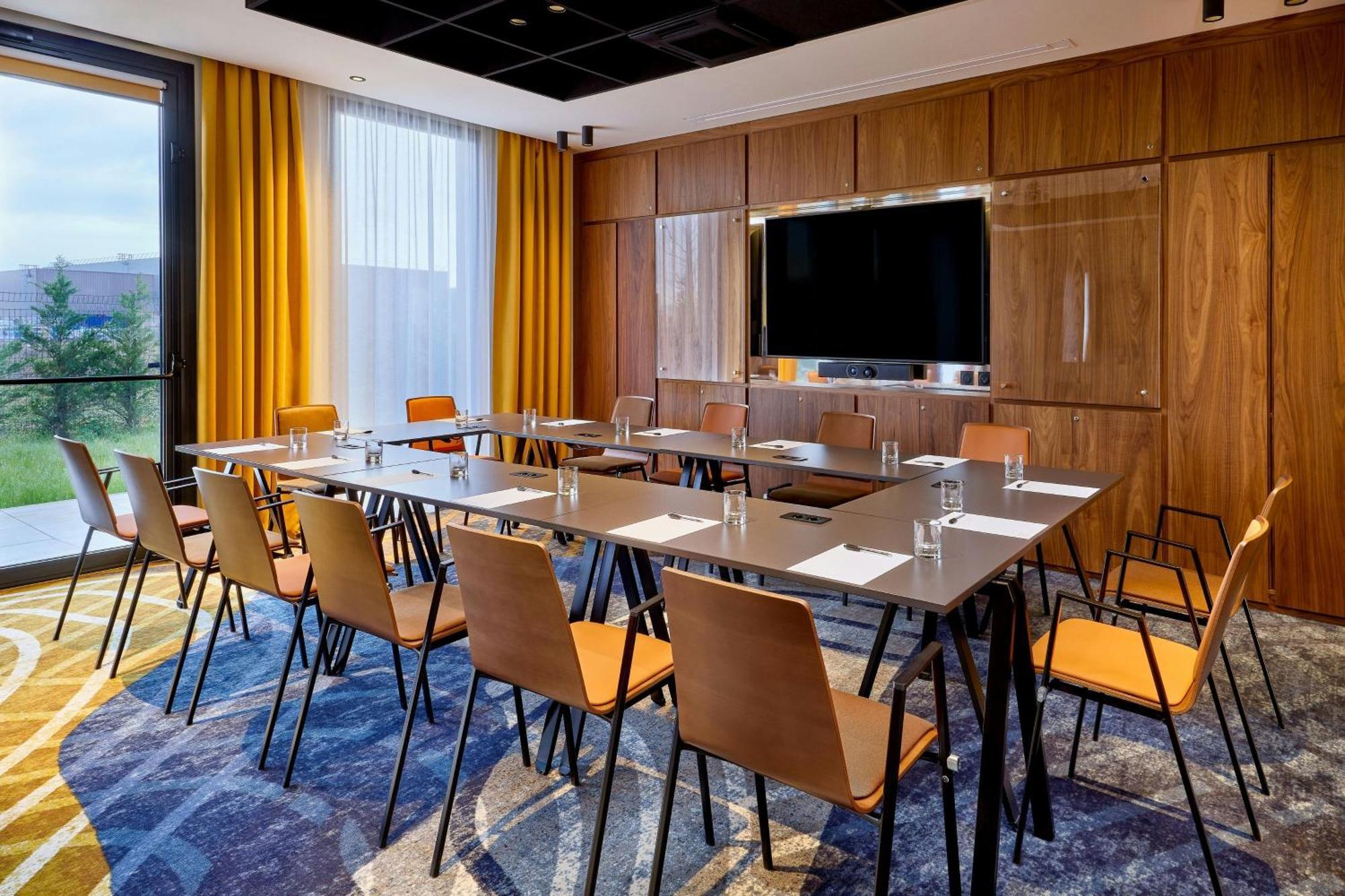 Courtyard By Marriott Lyon Eurexpo Stadium Genas Exterior foto
